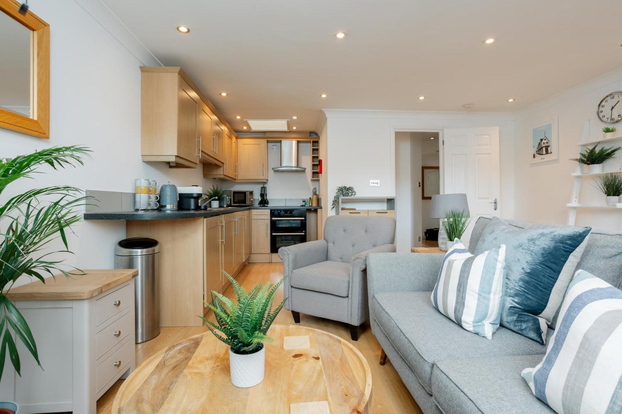 Starhost Residences - Central 3 Bed Apartment At Regents Court, Newbury Ньюбері Екстер'єр фото